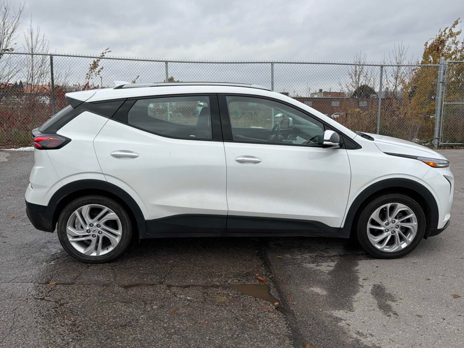 2023 Chevrolet Bolt EUV FWD 4dr LT, photo 3 of 8
