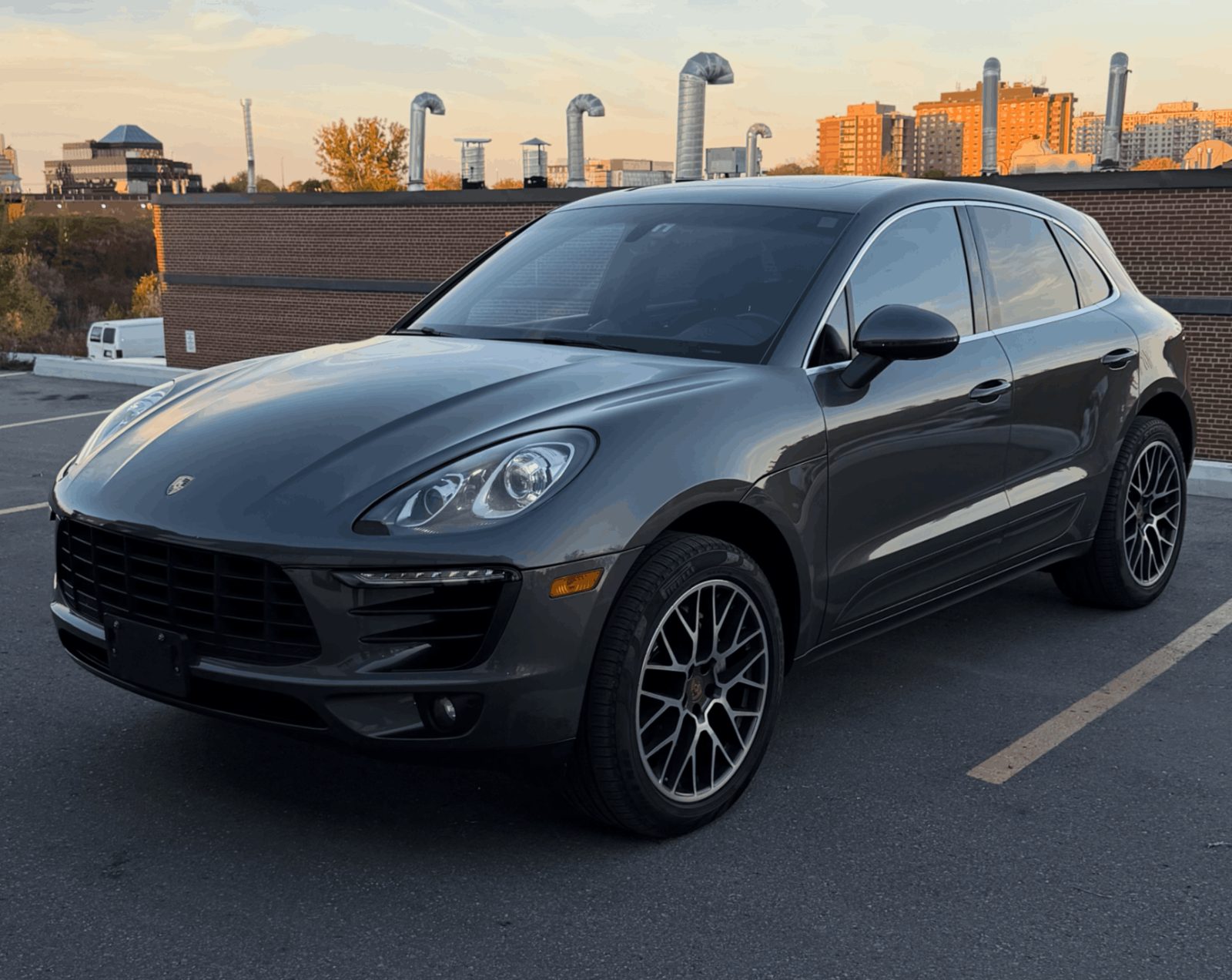 2015 Porsche Macan AWD 4dr S, photo 1 of 9