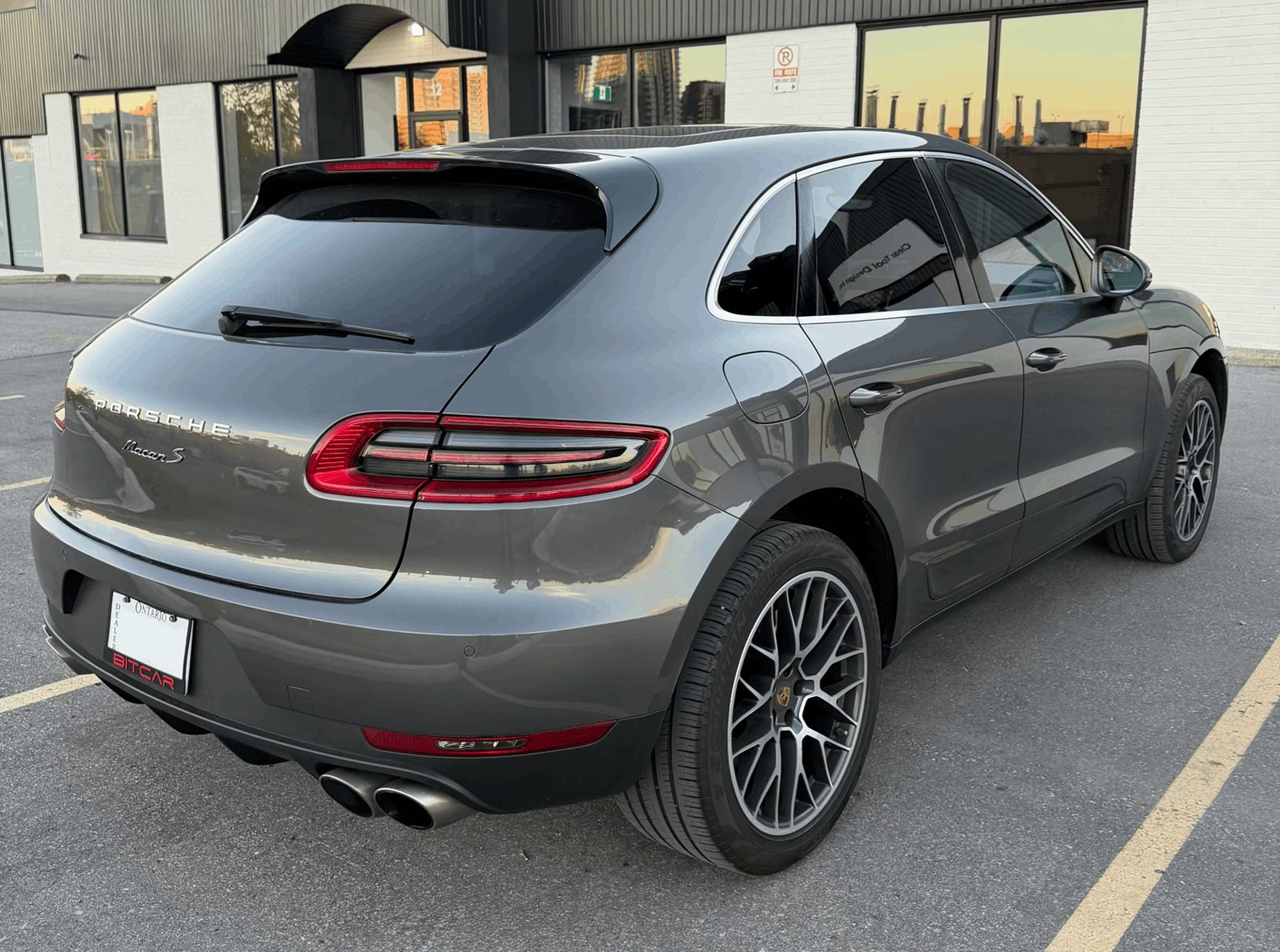 2015 Porsche Macan AWD 4dr S, photo 5 of 9