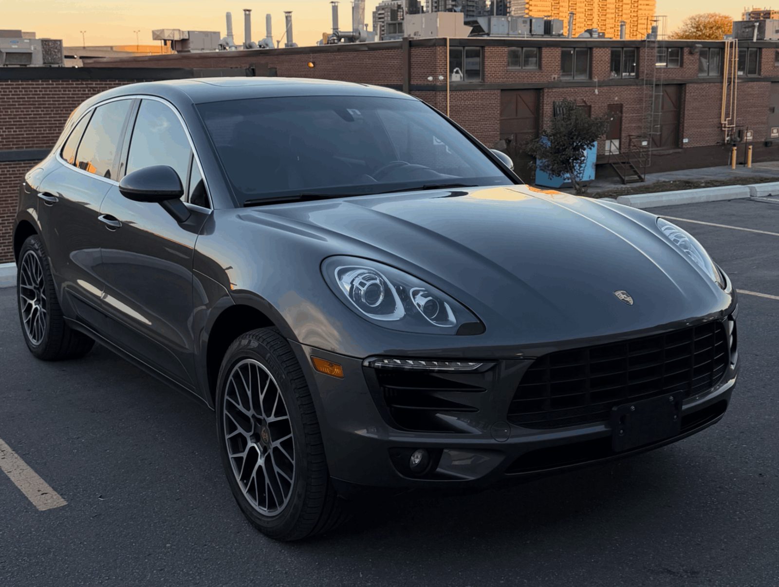 2015 Porsche Macan AWD 4dr S, photo 7 of 9