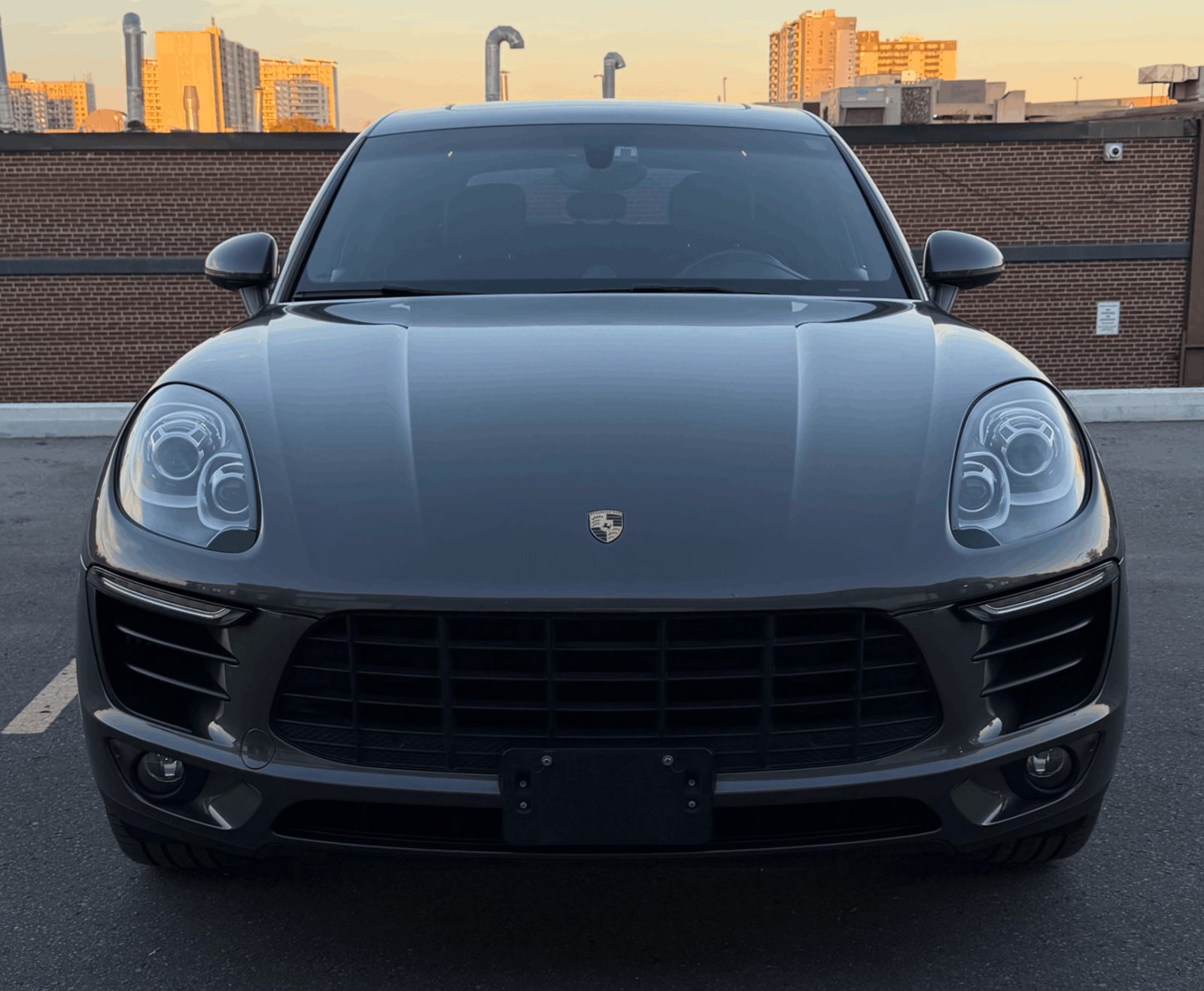 2015 Porsche Macan AWD 4dr S, photo 8 of 9