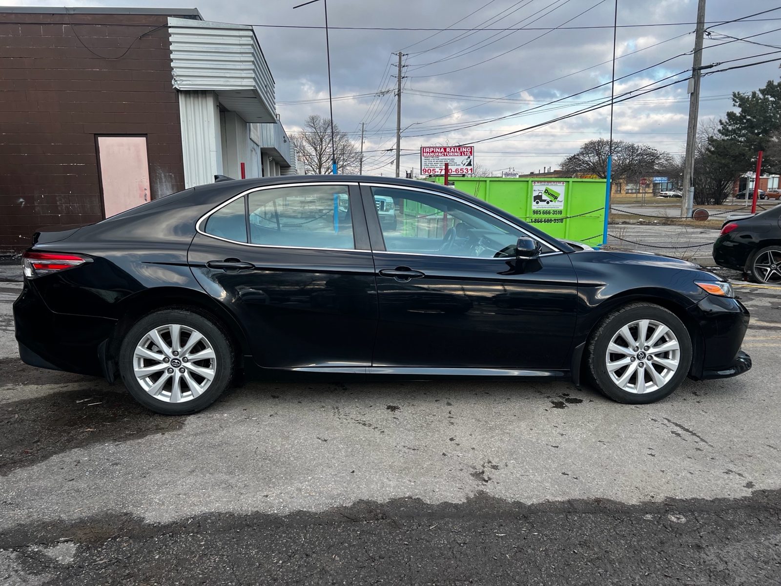 2018 Toyota Camry LE Auto, photo 6 of 12