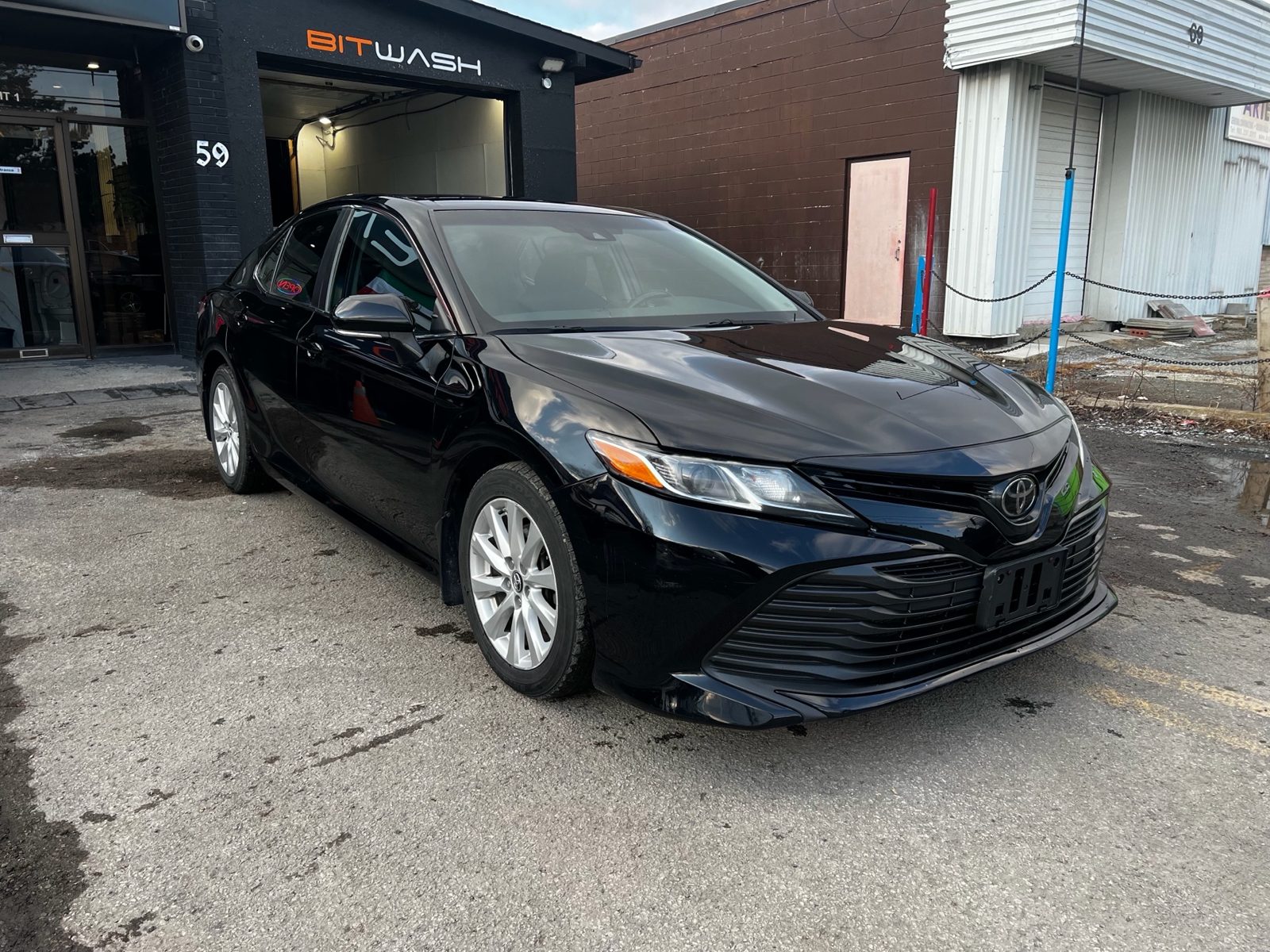 2018 Toyota Camry LE Auto, photo 7 of 12