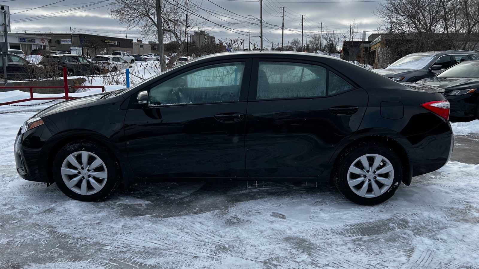 2014 Toyota Corolla 4dr Sdn, photo 2 of 8