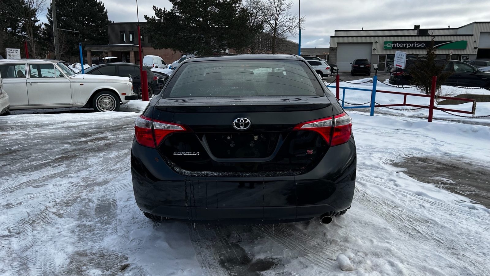 2014 Toyota Corolla 4dr Sdn, photo 4 of 8