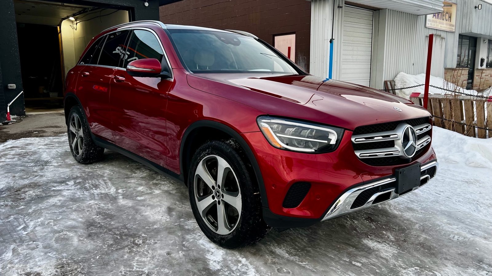 2020 Mercedes-Benz GLC-Class GLC 300 4MATIC SUV, photo 7 of 11