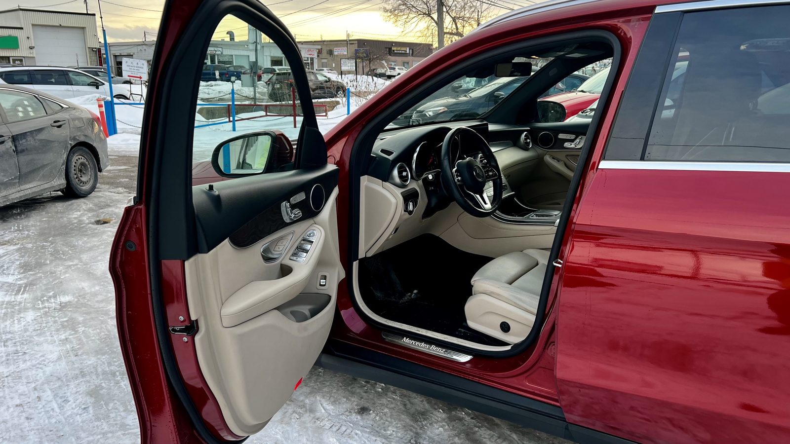 2020 Mercedes-Benz GLC-Class GLC 300 4MATIC SUV, photo 9 of 11