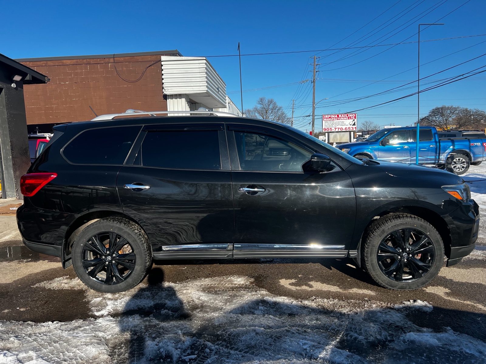 2017 Nissan Pathfinder 4WD 4dr S, photo 6 of 12