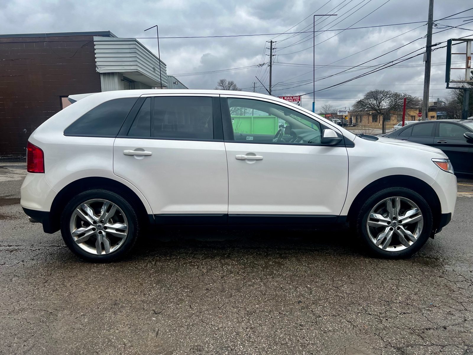 2013 Ford Edge 4dr SEL FWD, photo 6 of 11