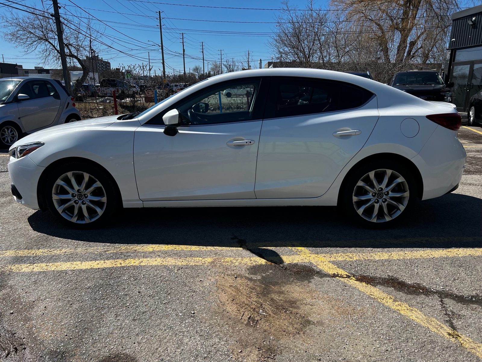 2014 Mazda Mazda3 4dr Sdn Auto GT-SKY, photo 2 of 12