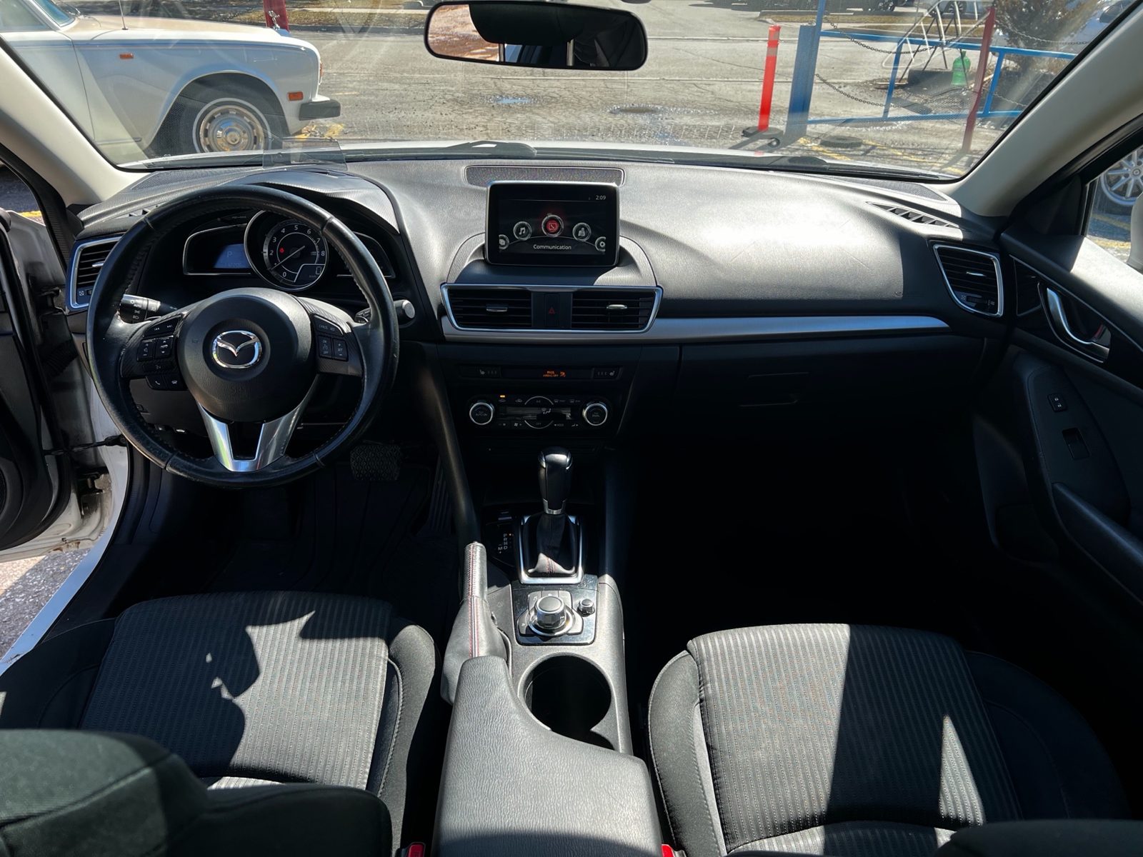 2014 Mazda Mazda3 4dr Sdn Auto GT-SKY, photo 10 of 12