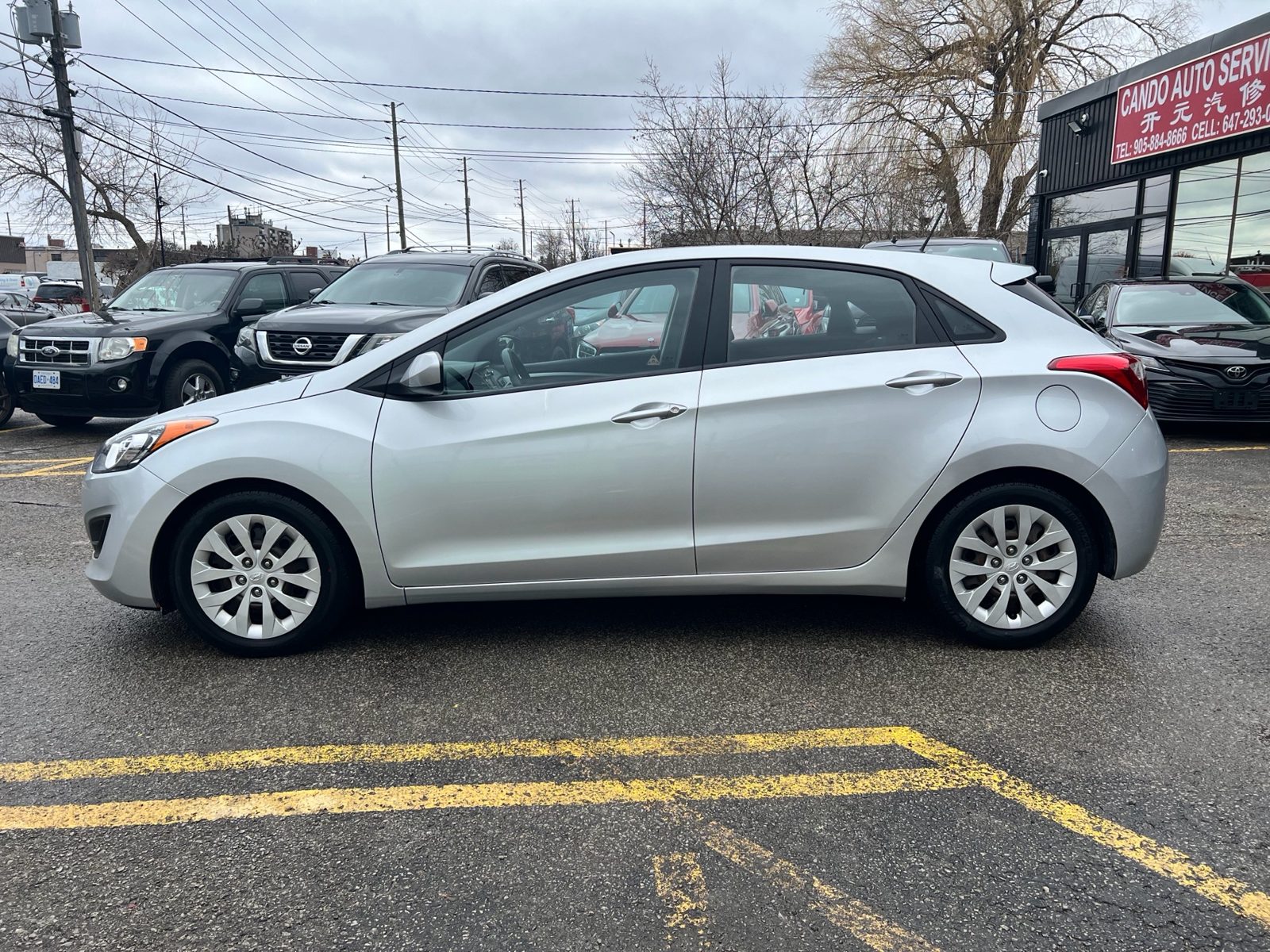 2016 Hyundai Elantra GT 5dr HB Auto GL, photo 2 of 11
