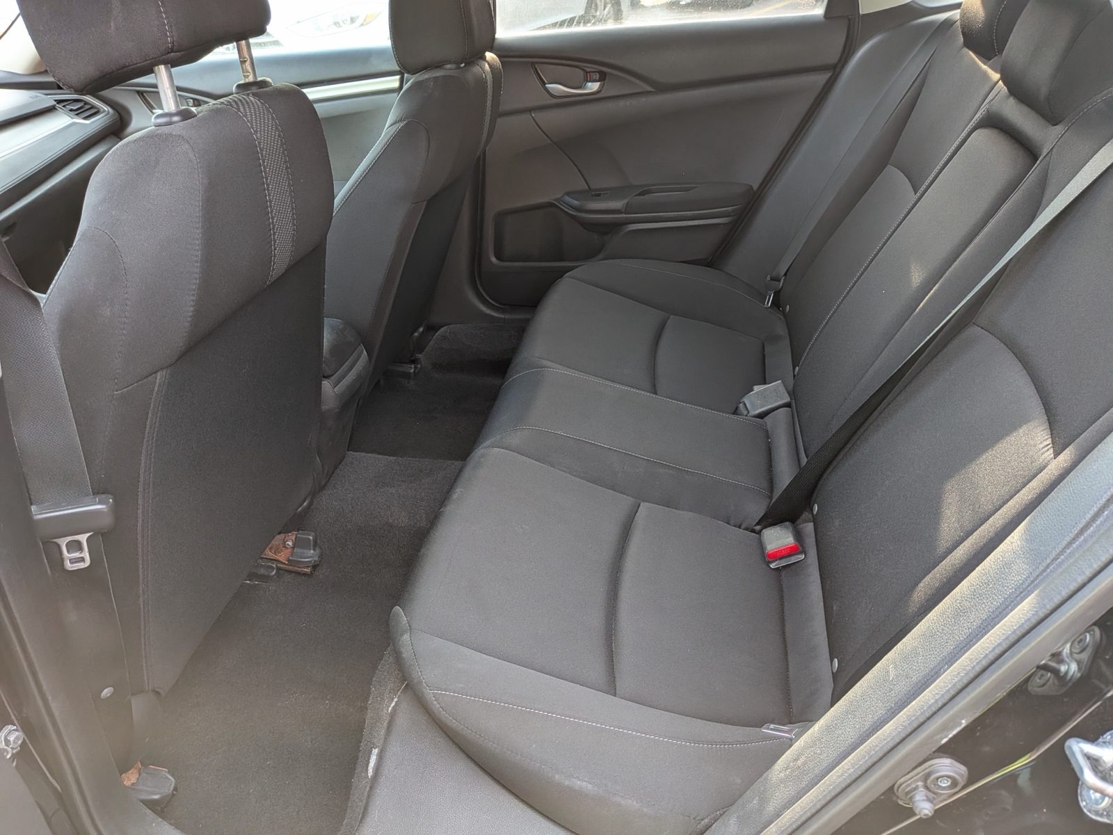 2018 Honda Civic LX, photo 10 of 15