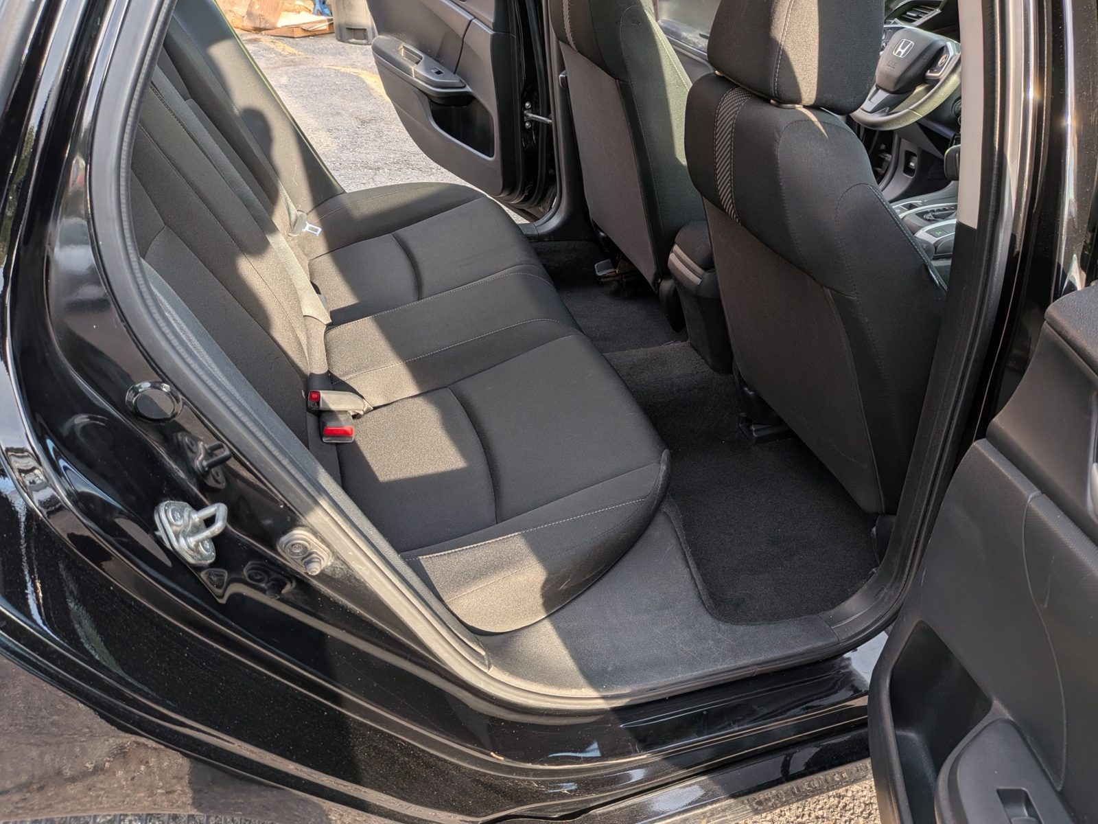 2018 Honda Civic LX, photo 11 of 15