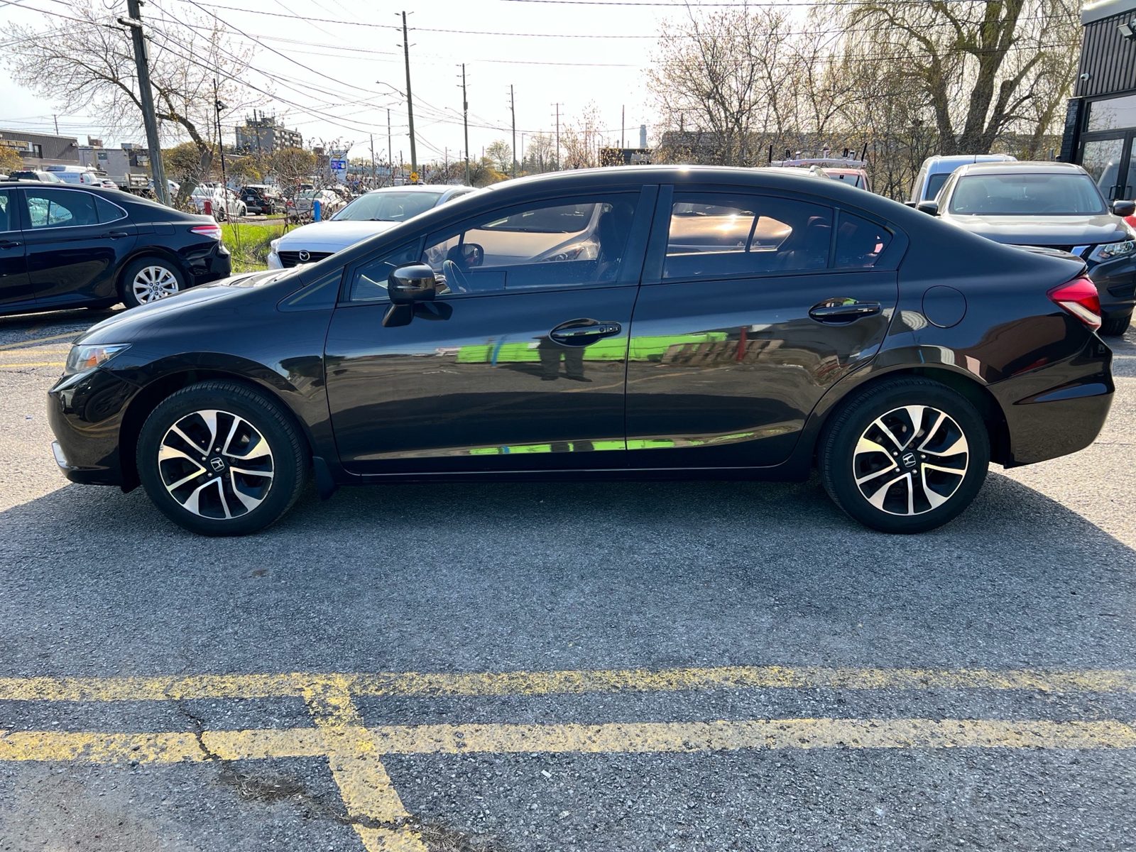 2014 Honda Civic 4dr CVT LX, photo 2 of 11