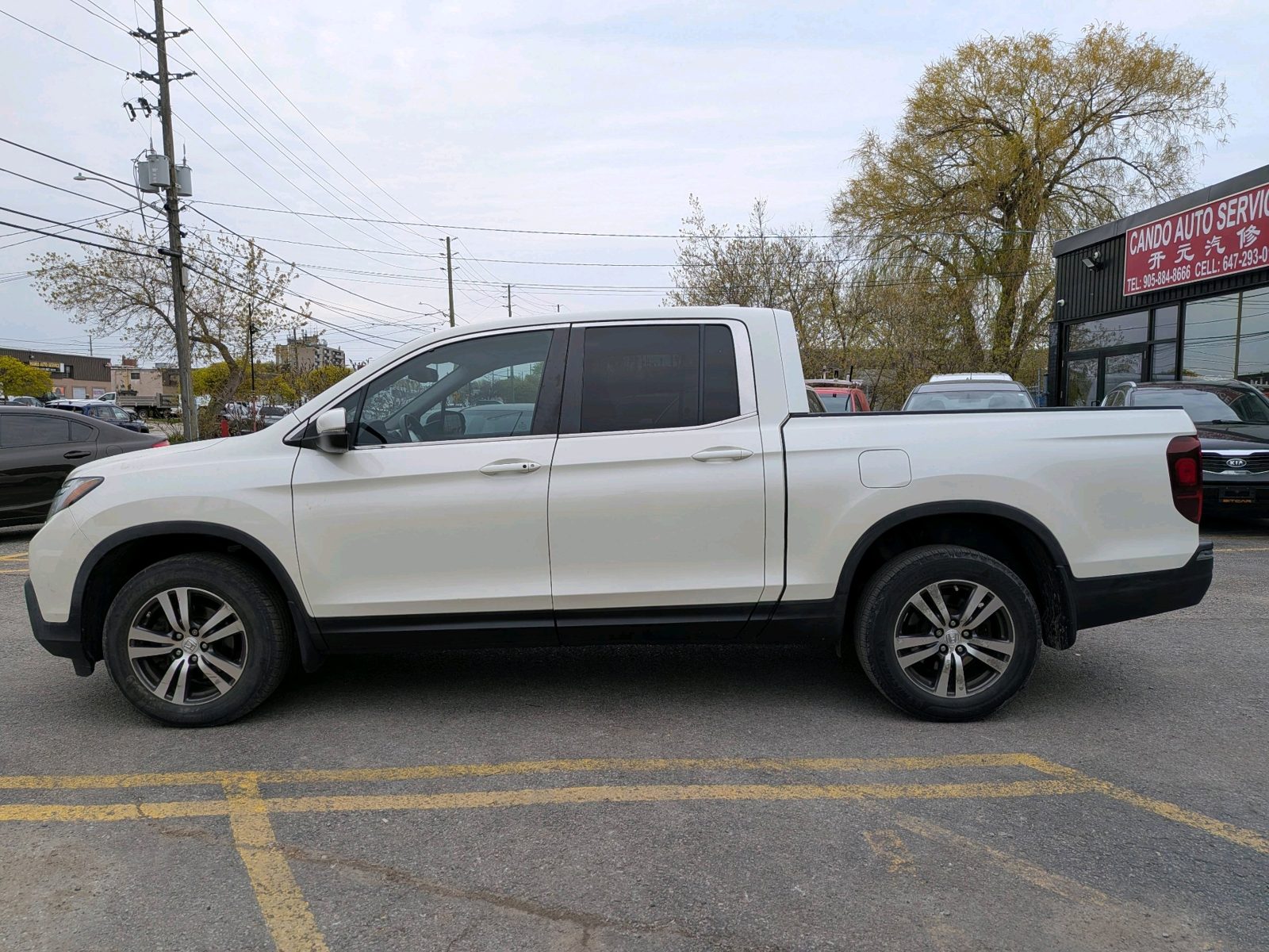 2017 Honda Ridgeline 4WD Crew Cab EX-L, photo 2 of 11