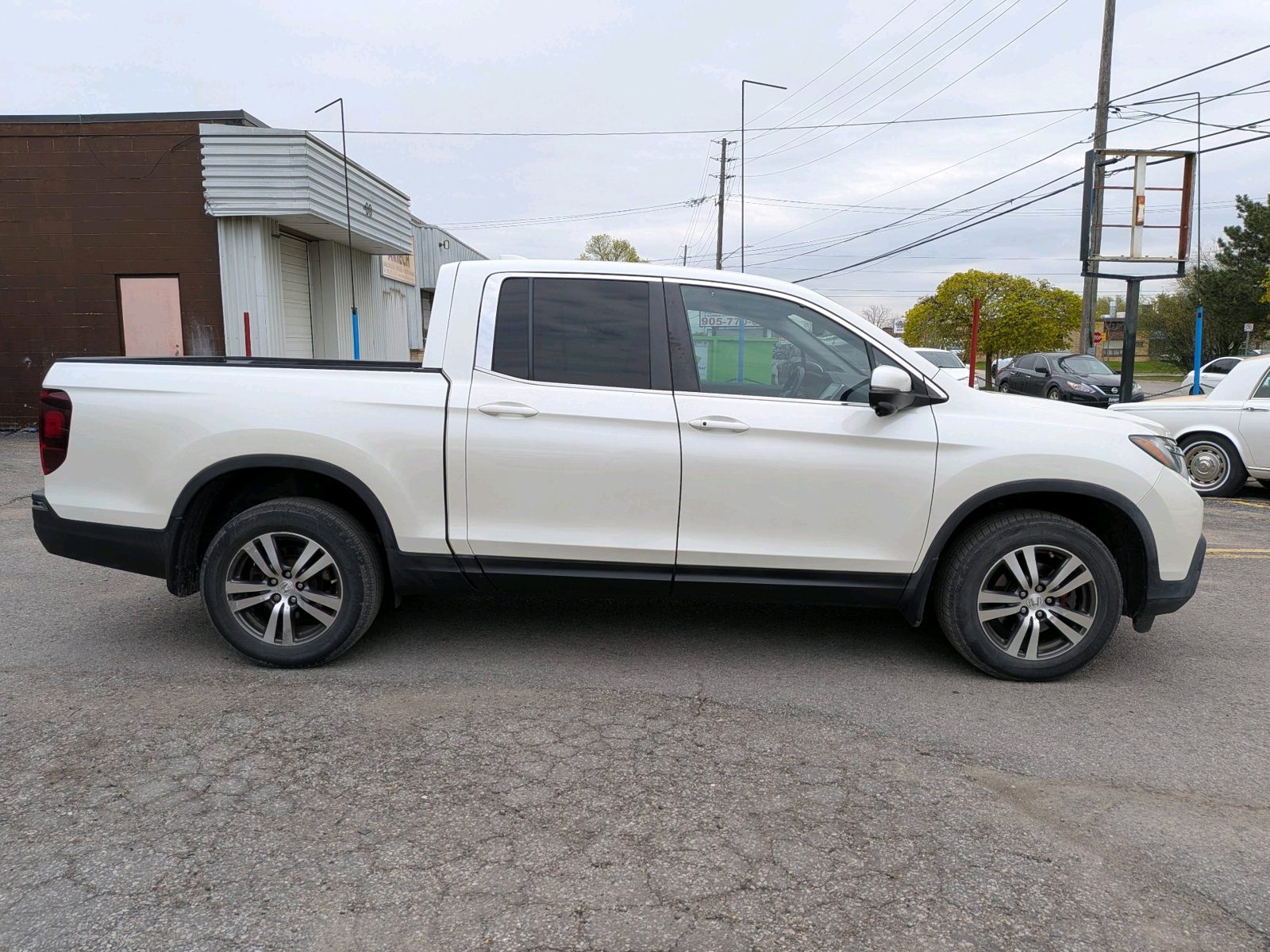2017 Honda Ridgeline 4WD Crew Cab EX-L, photo 6 of 11