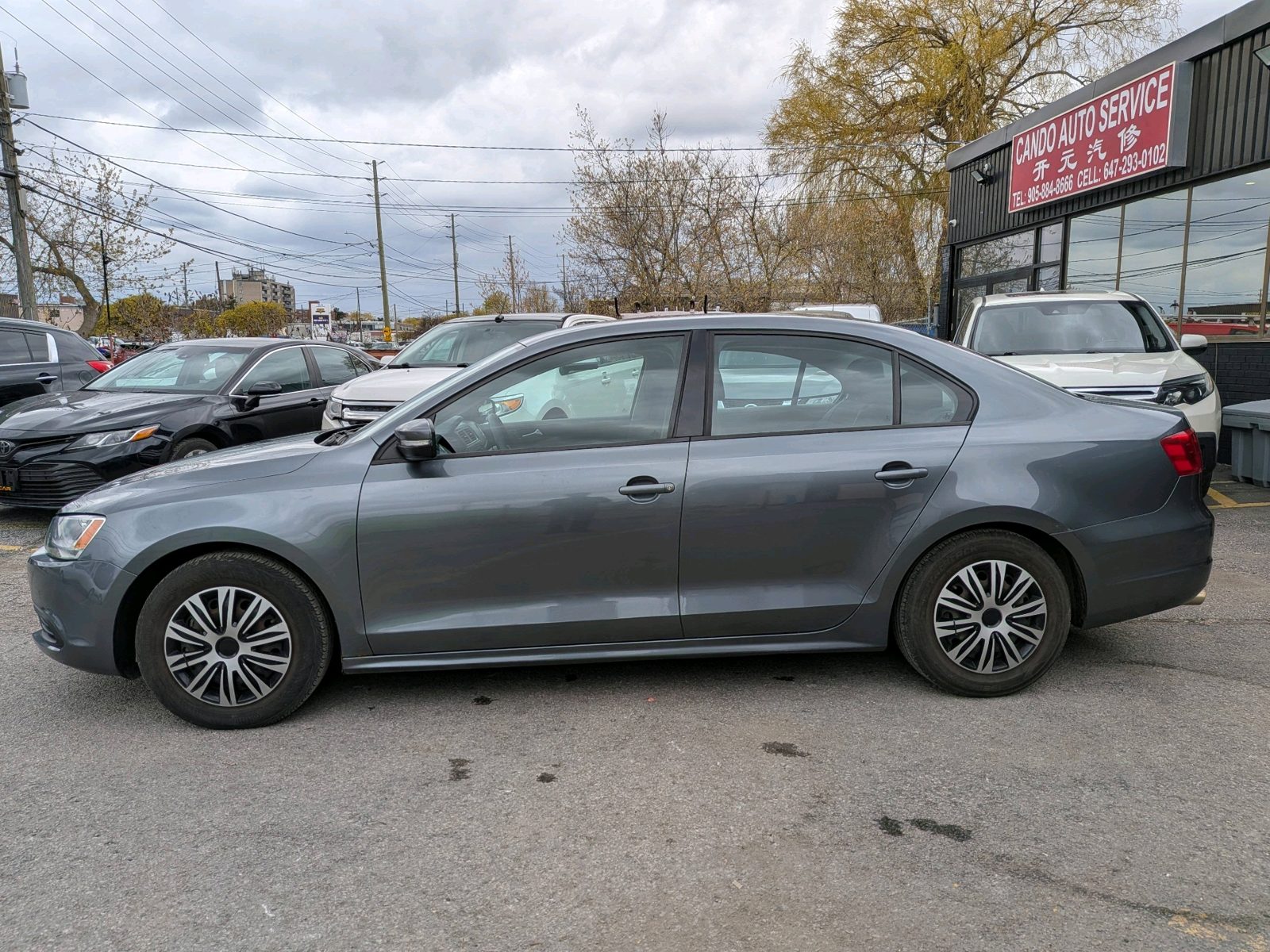 2014 Volkswagen Jetta 4dr 2.0L Auto Trendline+, photo 2 of 10