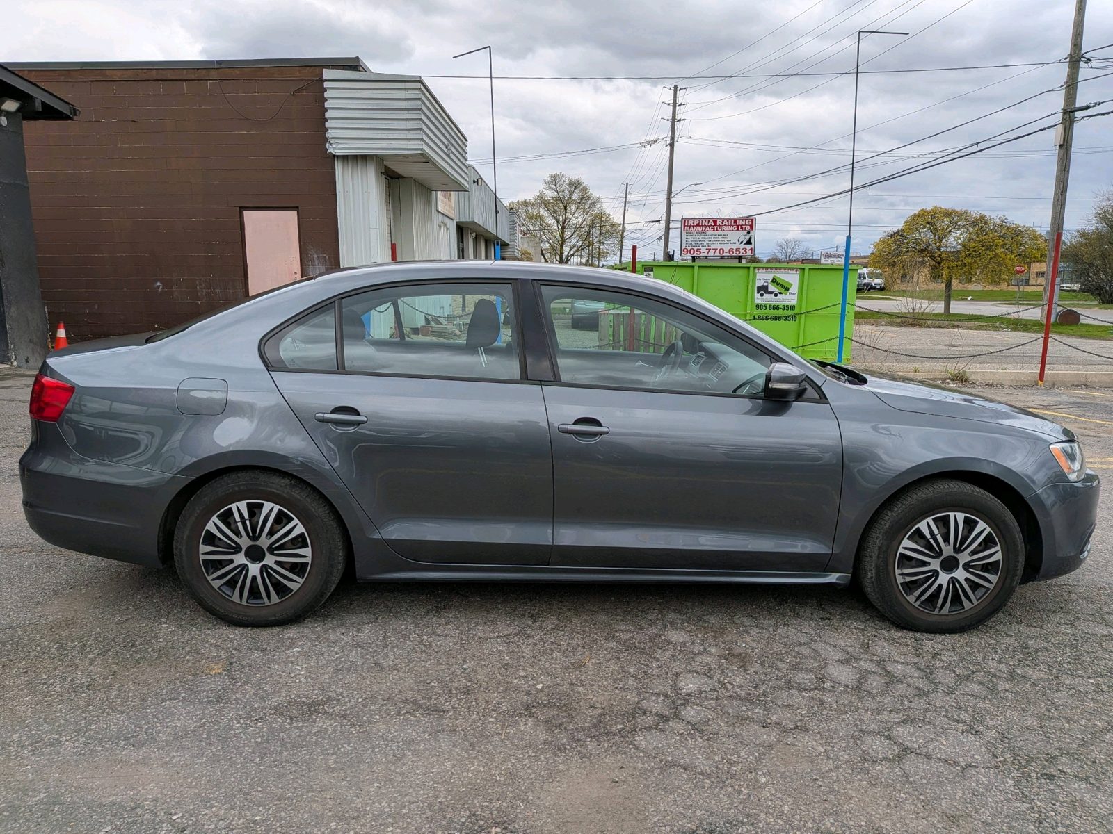 2014 Volkswagen Jetta 4dr 2.0L Auto Trendline+, photo 6 of 10