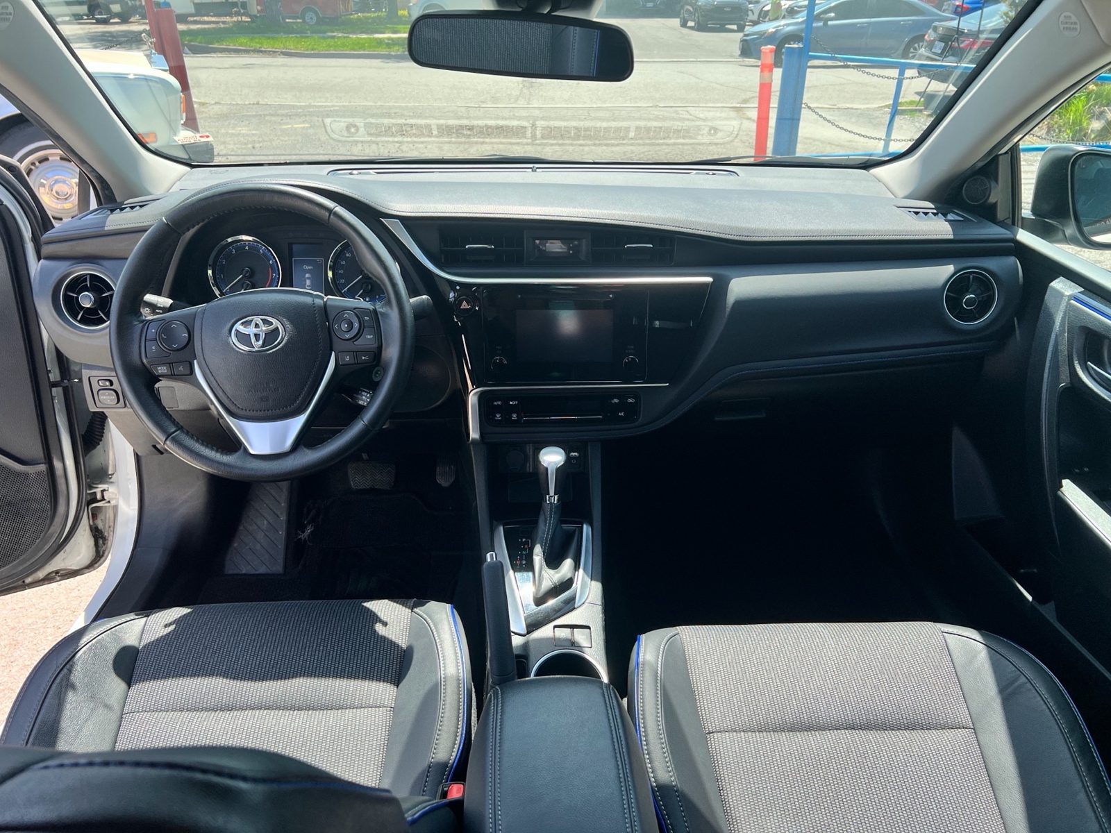 2019 Toyota Corolla CE, photo 11 of 16