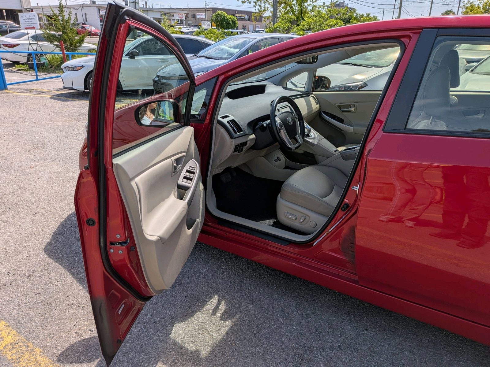 2014 Toyota Prius 5dr HB, photo 9 of 15