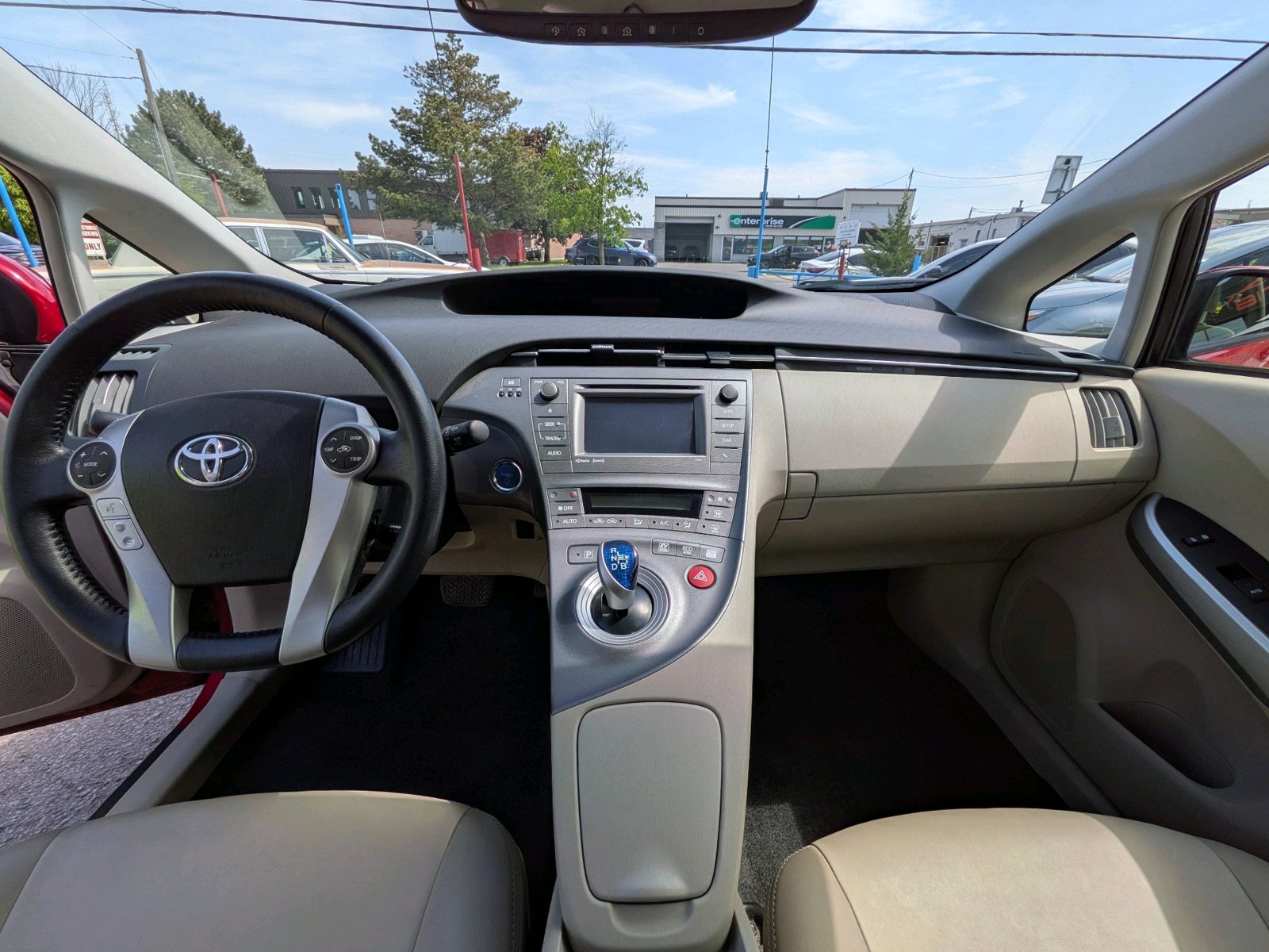 2014 Toyota Prius 5dr HB, photo 12 of 15