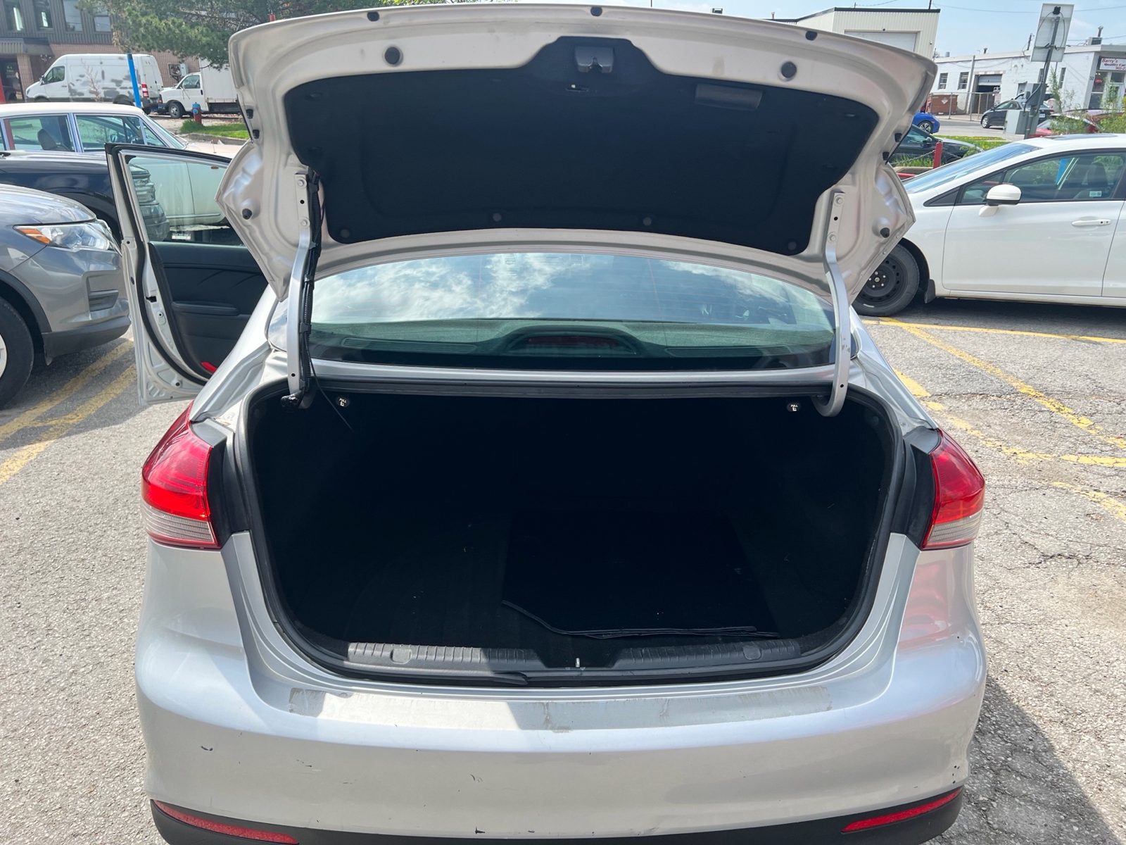 2018 Kia Forte LX, photo 13 of 16