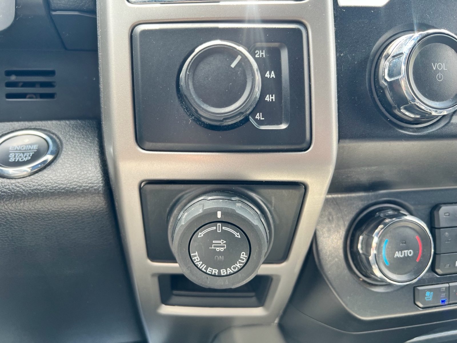 2019 Ford F-150 XL Lariat Sport4WD SuperCrew 5.5' Box, photo 13 of 15