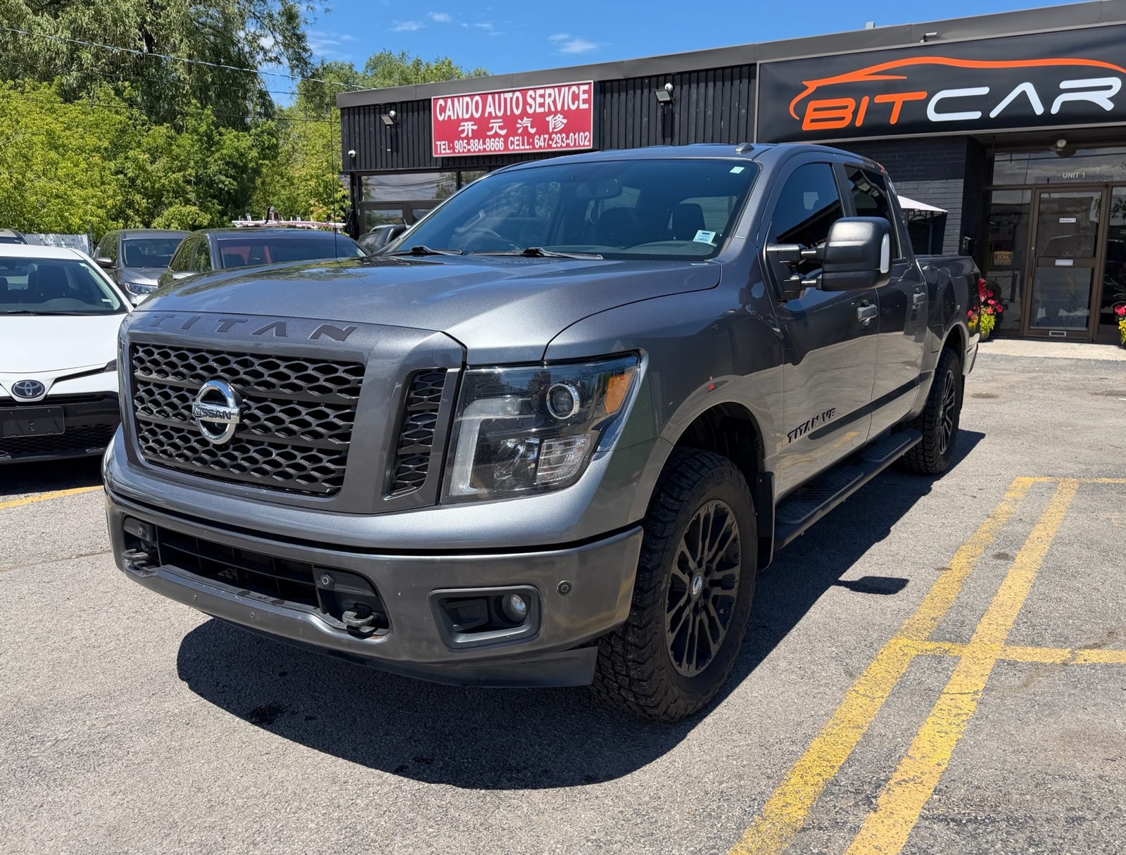 2018 Nissan Titan 4x4 Crew Cab SV MIDNIGHT PKG, photo 1 of 15