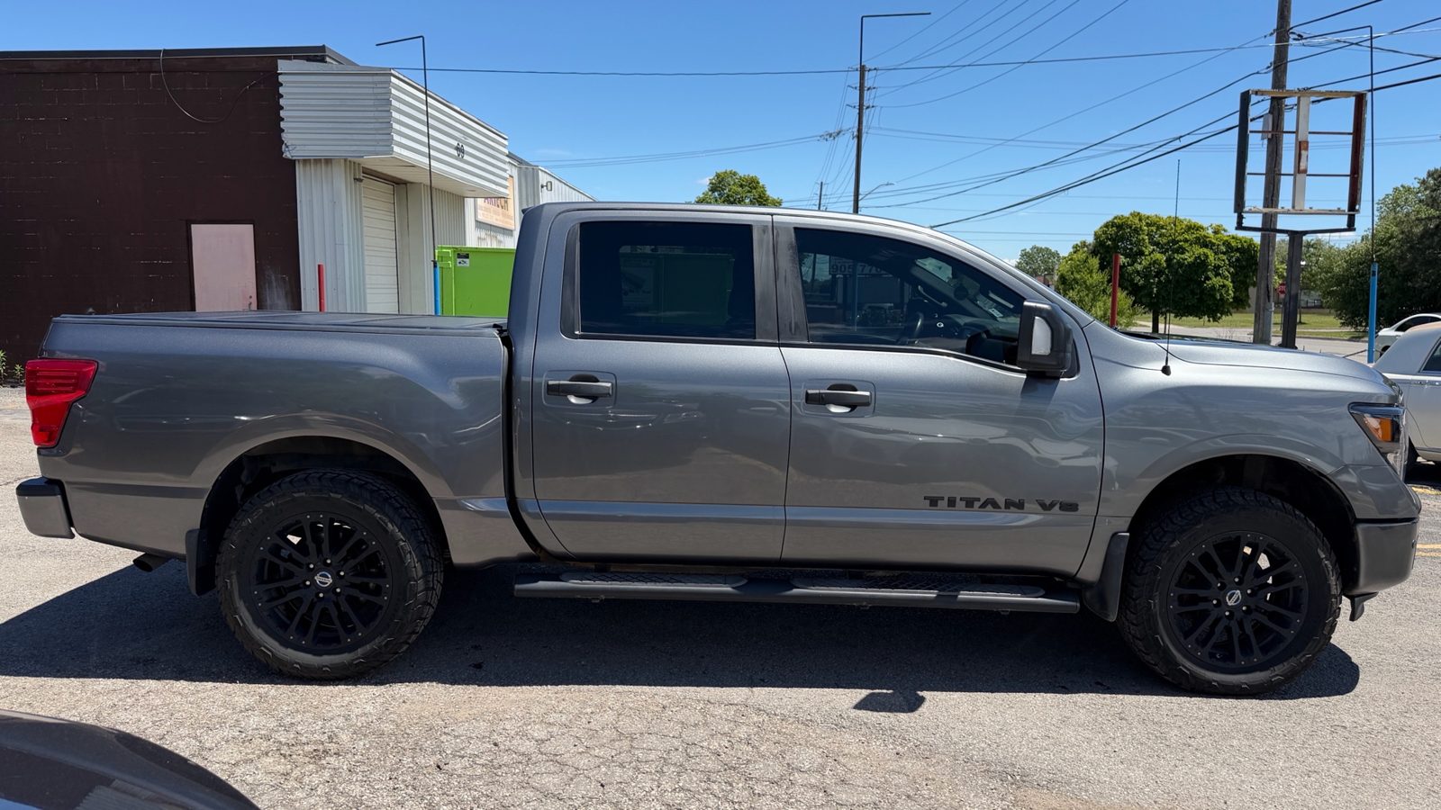 2018 Nissan Titan 4x4 Crew Cab SV MIDNIGHT PKG, photo 5 of 15