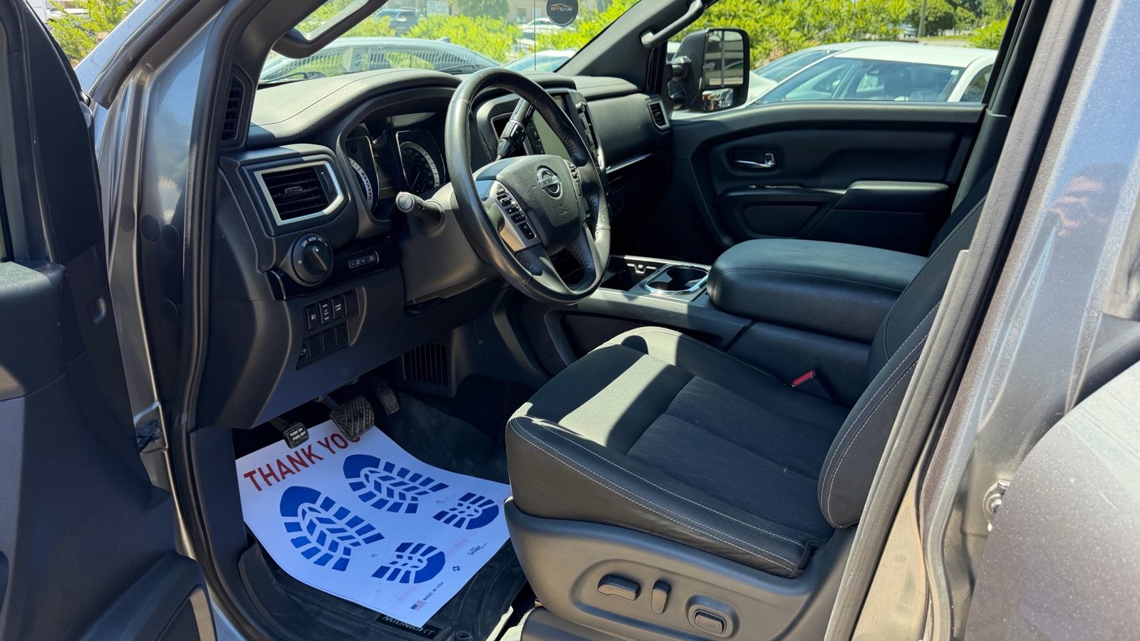 2018 Nissan Titan 4x4 Crew Cab SV MIDNIGHT PKG, photo 9 of 15
