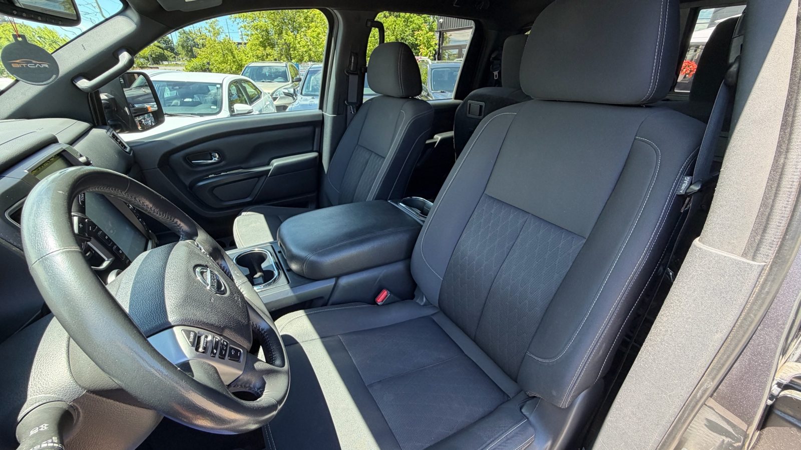 2018 Nissan Titan 4x4 Crew Cab SV MIDNIGHT PKG, photo 10 of 15