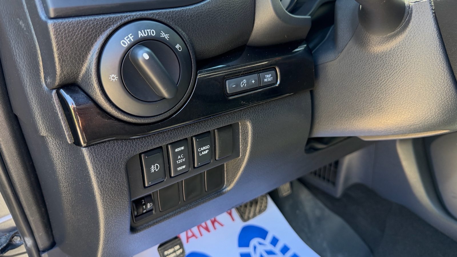 2018 Nissan Titan 4x4 Crew Cab SV MIDNIGHT PKG, photo 13 of 15