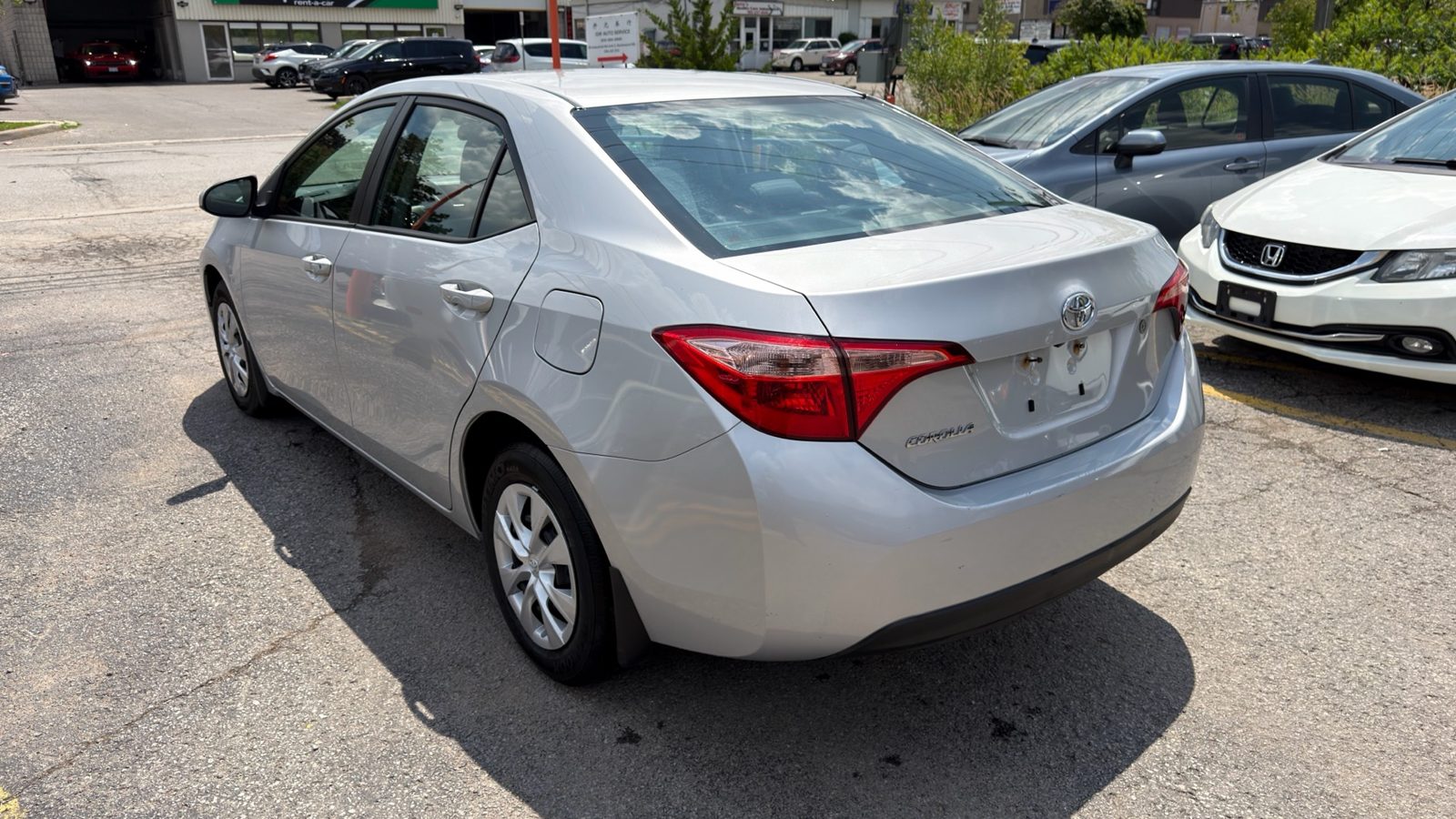 2018 Toyota Corolla CE, photo 3 of 15
