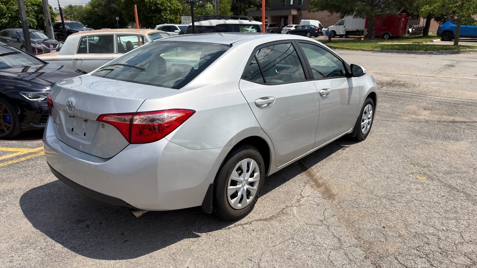 2018 Toyota Corolla CE, photo 5 of 15