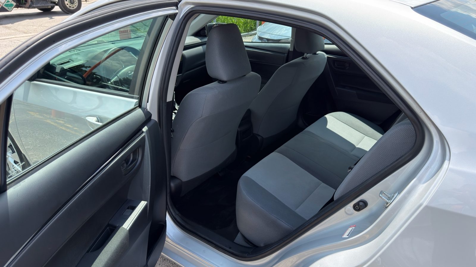 2018 Toyota Corolla CE, photo 10 of 15