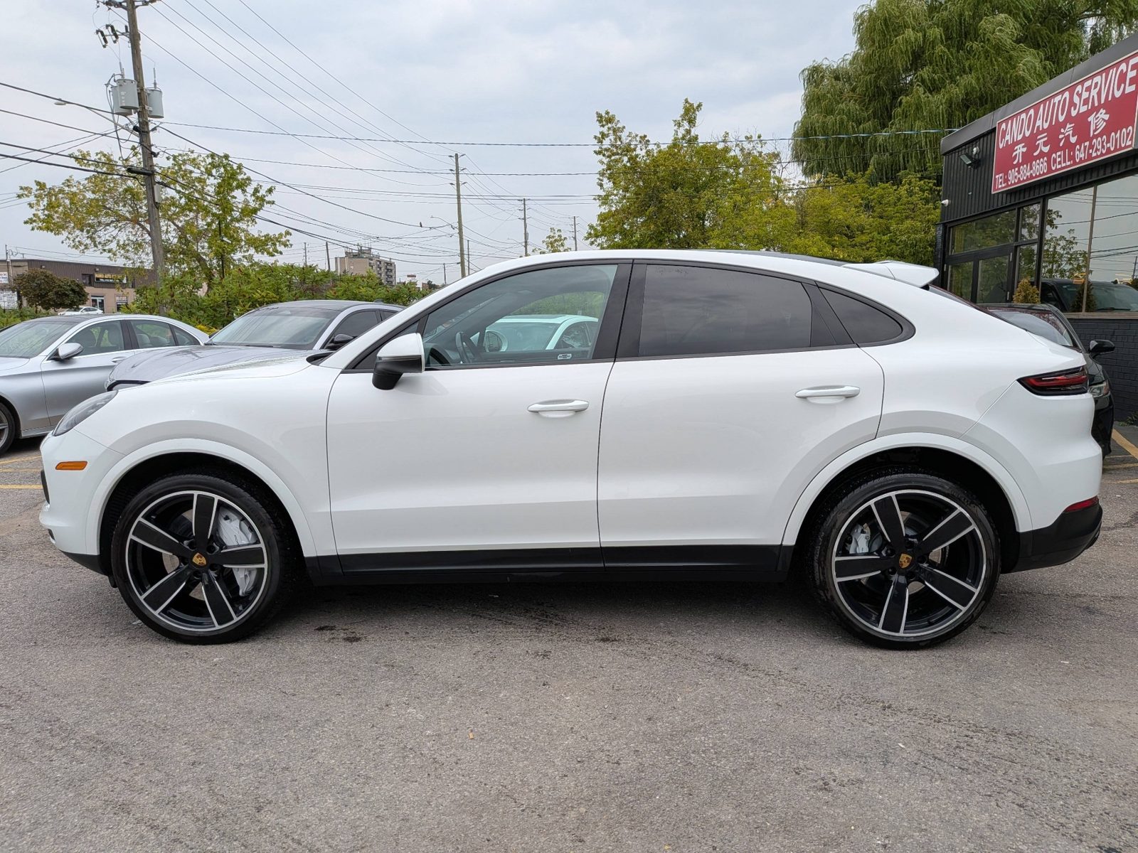 2020 Porsche Cayenne Coupe AWD, photo 2 of 16