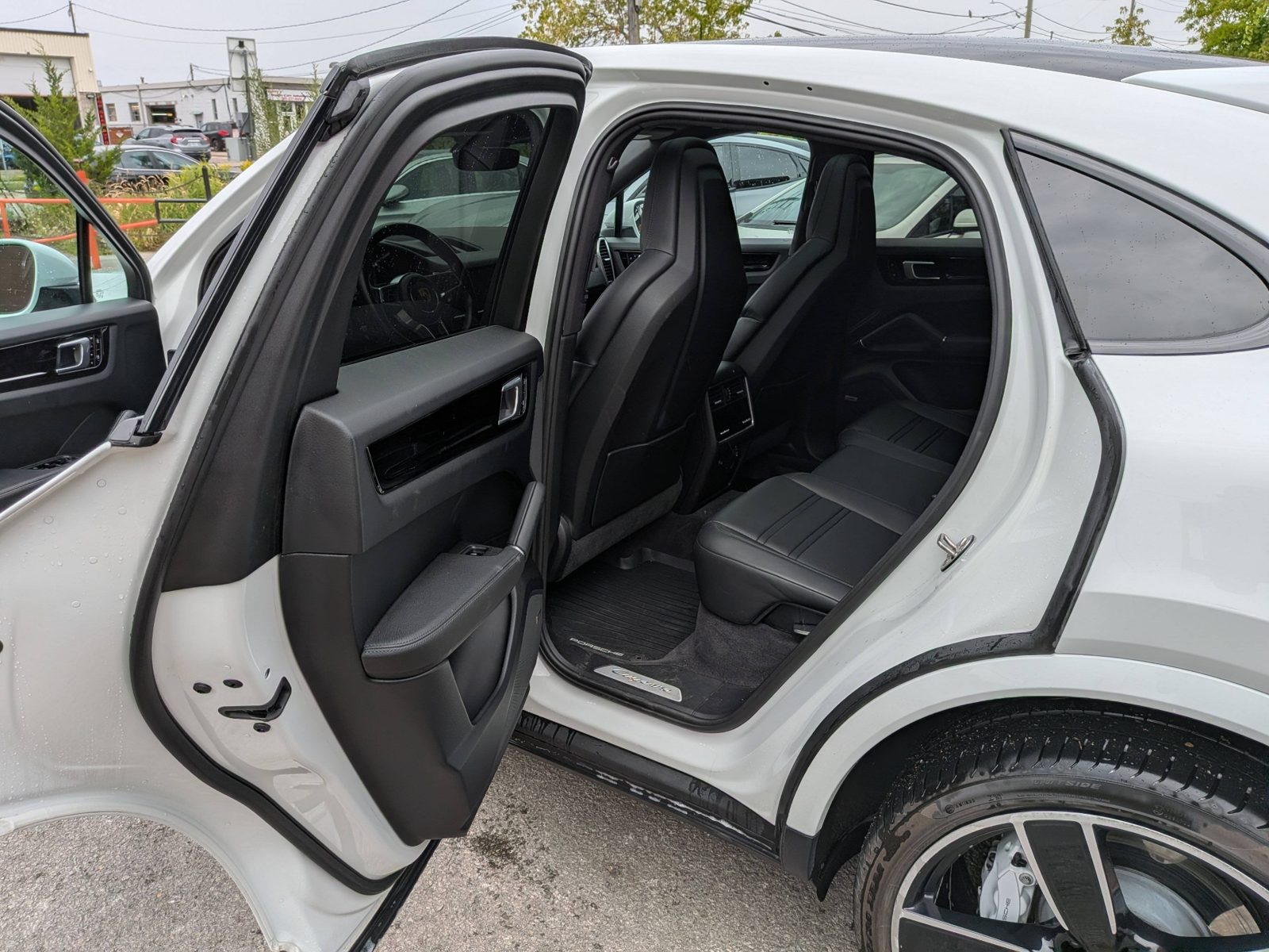2020 Porsche Cayenne Coupe AWD, photo 10 of 16