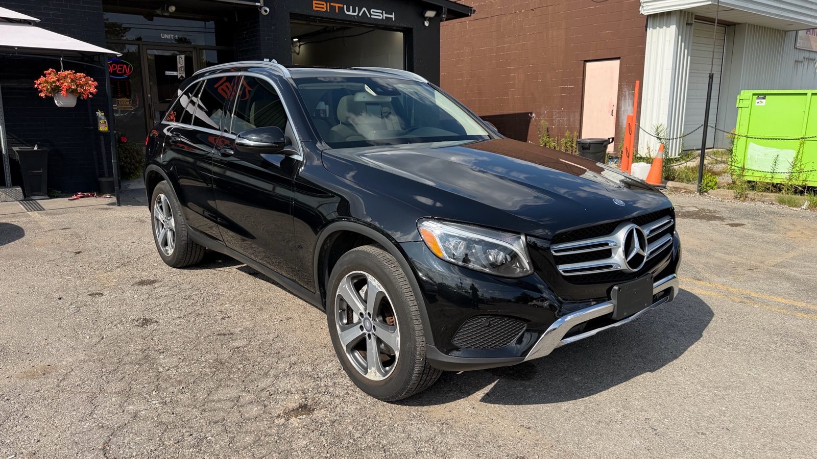 2017 Mercedes-Benz GLC-Class 4MATIC 4dr GLC 300, photo 7 of 8