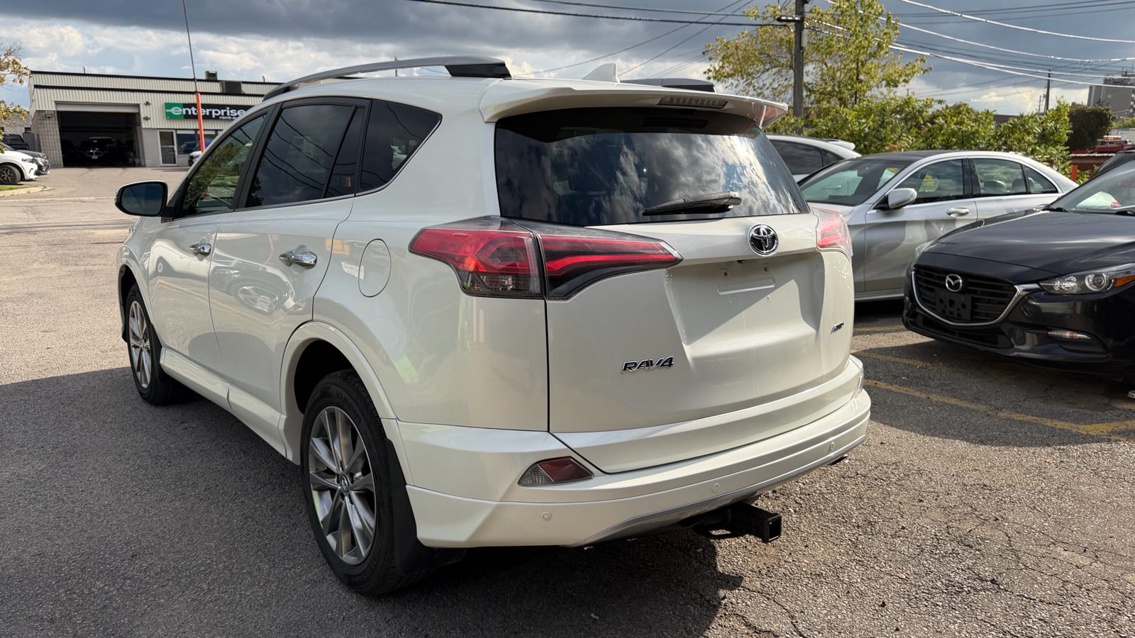 2017 Toyota RAV4 AWD 4dr Limited, photo 3 of 22