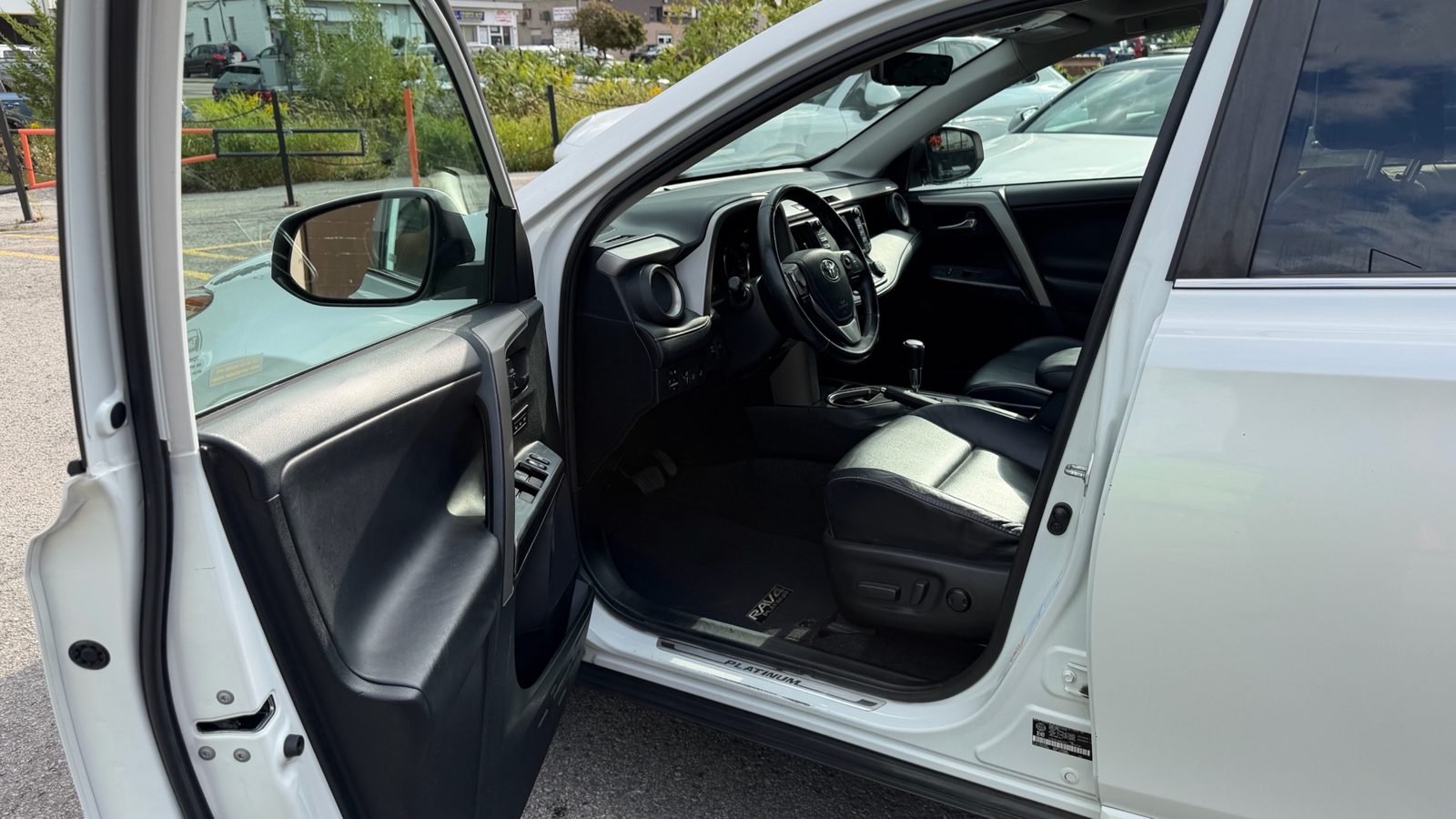2017 Toyota RAV4 AWD 4dr Limited, photo 9 of 22