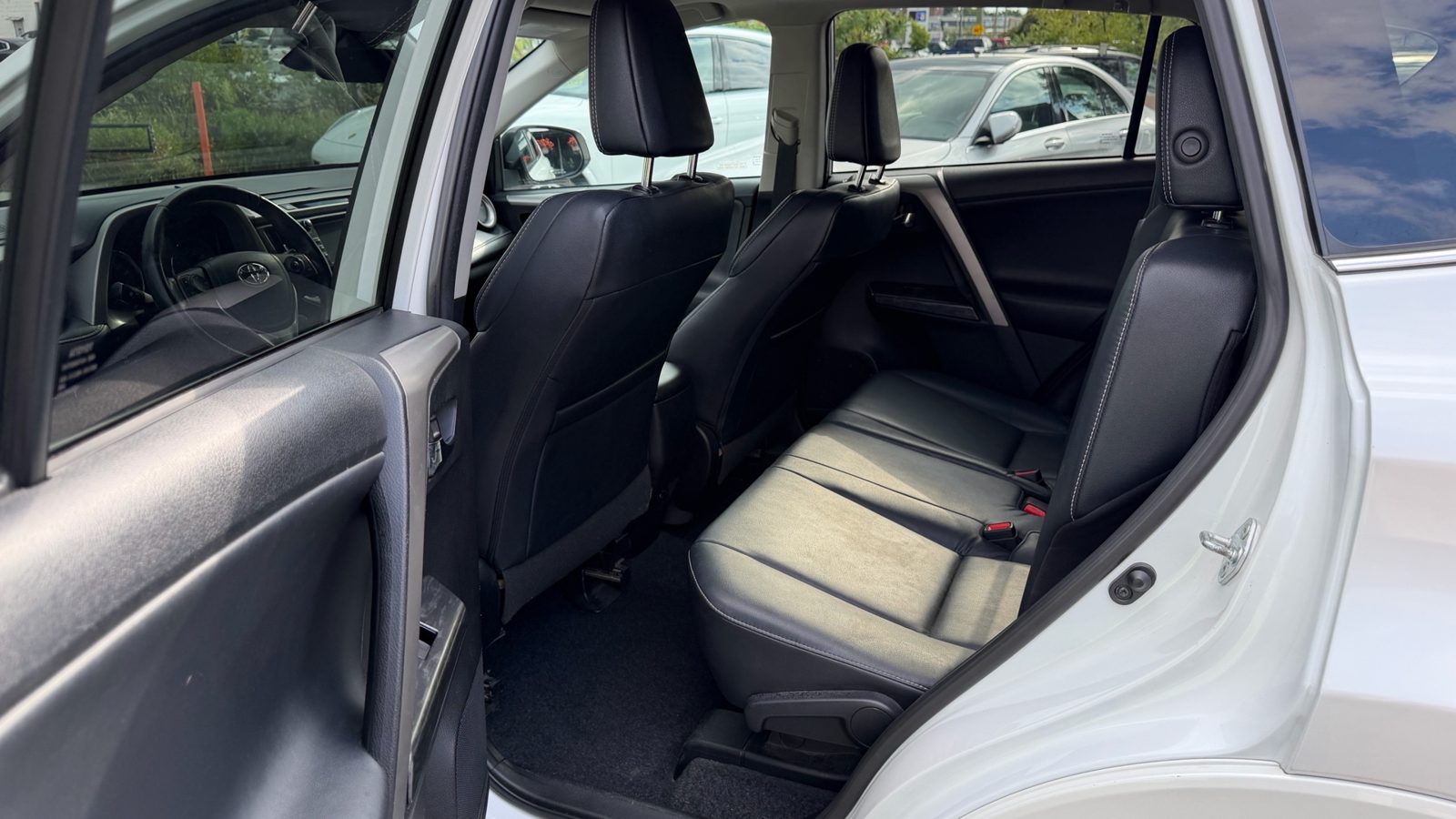 2017 Toyota RAV4 AWD 4dr Limited, photo 10 of 22