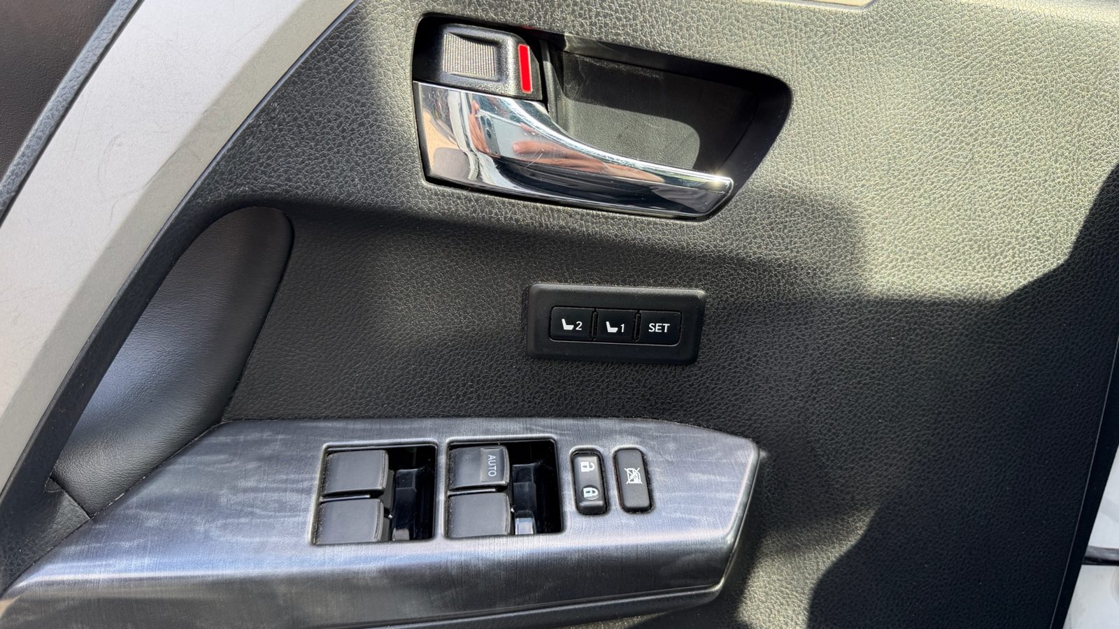 2017 Toyota RAV4 AWD 4dr Limited, photo 22 of 22