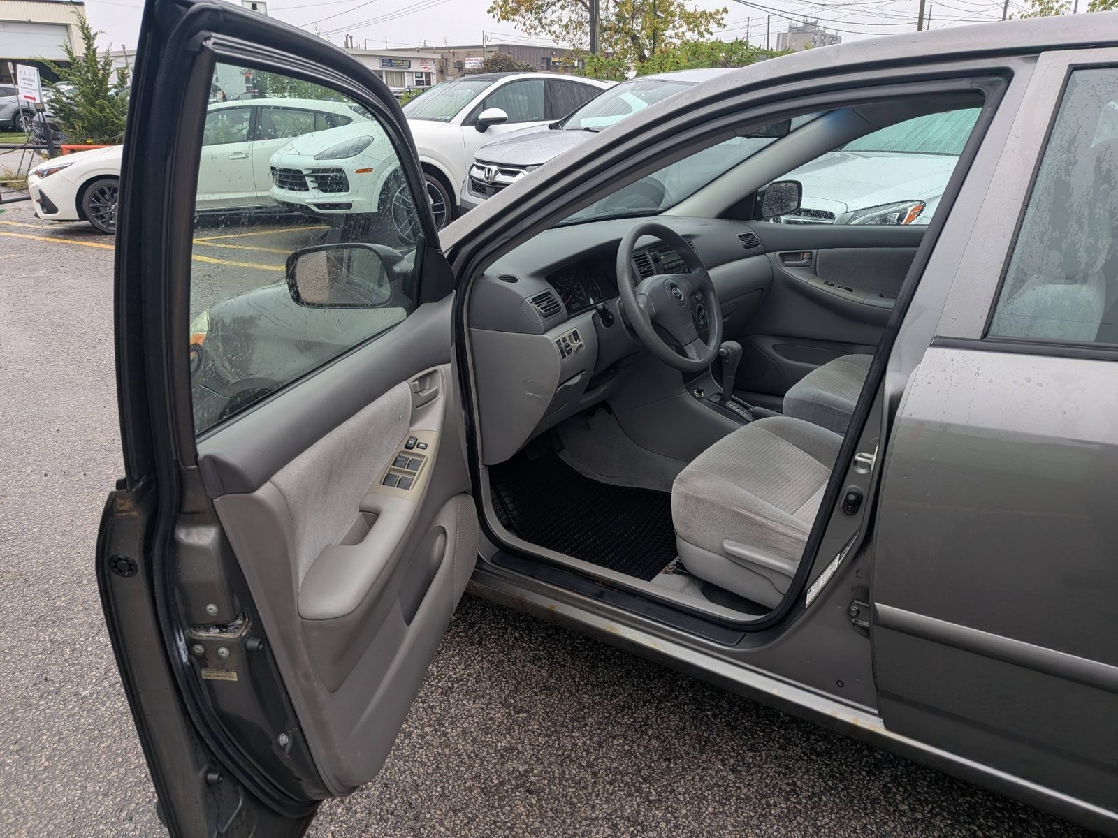 2006 Toyota Corolla 4dr Sdn CE, photo 9 of 19
