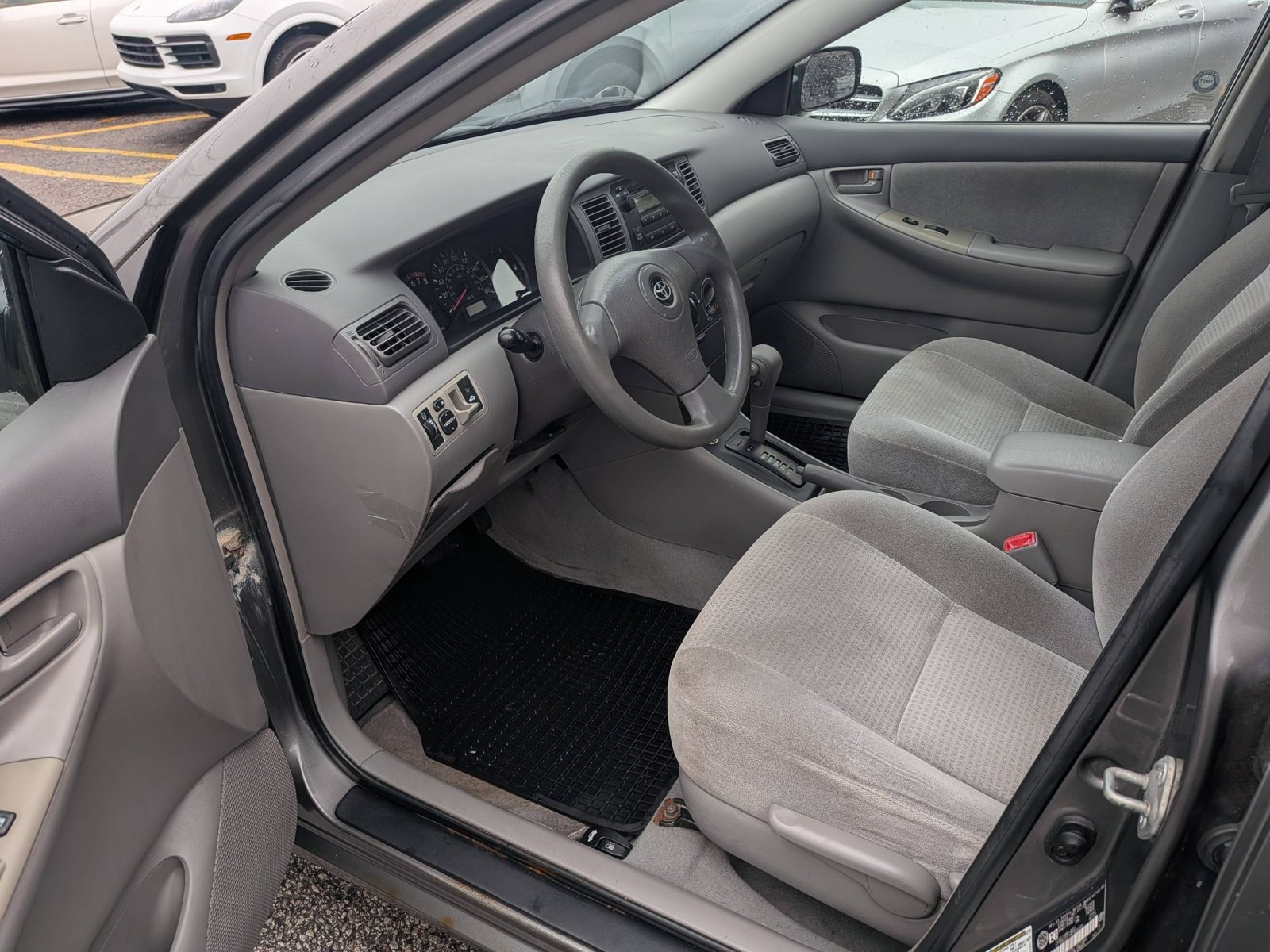 2006 Toyota Corolla 4dr Sdn CE, photo 10 of 19
