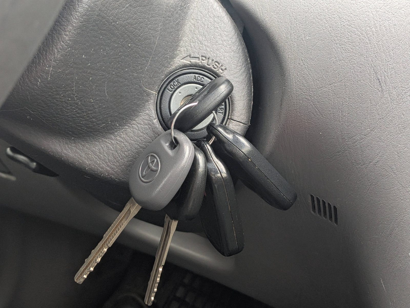 2006 Toyota Corolla 4dr Sdn CE, photo 19 of 19