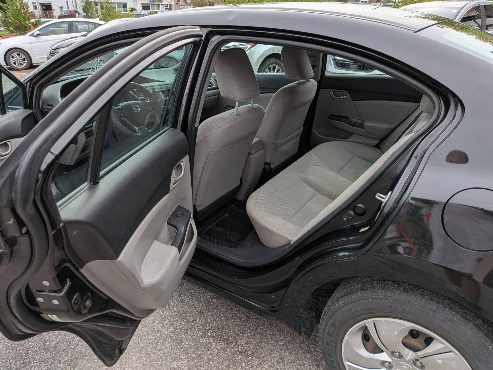 2013 Honda Civic 4dr LX, photo 10 of 16