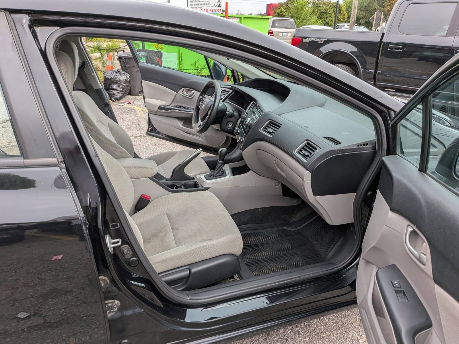 2013 Honda Civic 4dr LX, photo 12 of 16