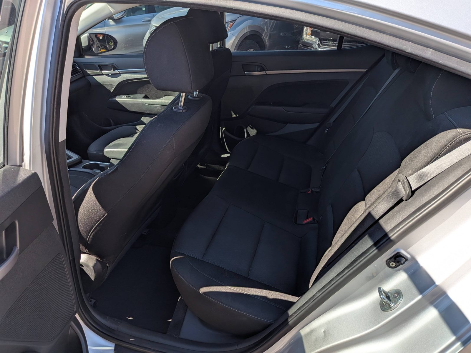 2017 Hyundai Elantra 4dr Sdn Auto GL, photo 10 of 17
