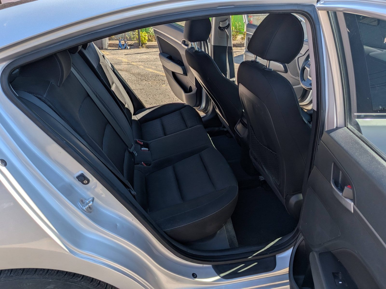 2017 Hyundai Elantra 4dr Sdn Auto GL, photo 11 of 17